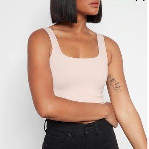 Express cropped body contour tank pink